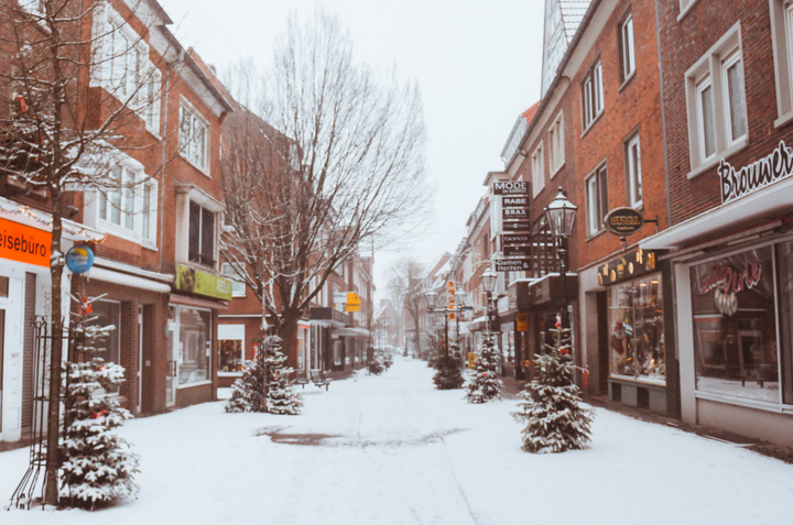 HOW  TO REDUCE CHRISTMAS ANXIETY
