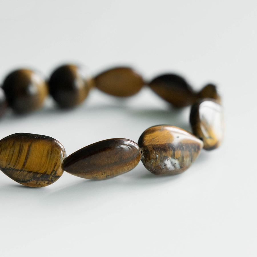 tiger eye healing gemstones bracelet up close